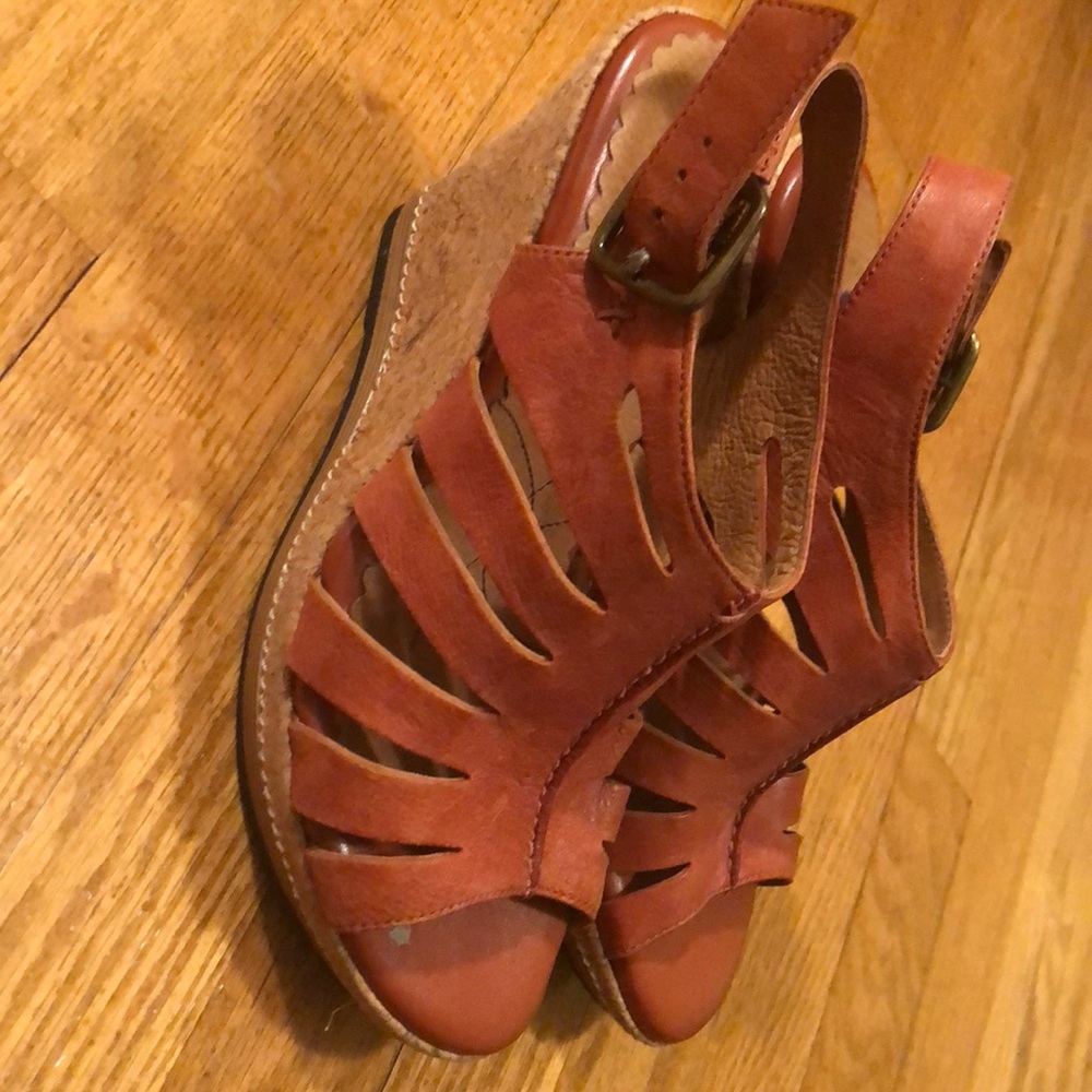 Indigo by Clarks leather wedges!